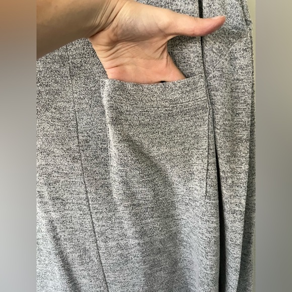 Banana Republic Drapey Pocket Scoop Neck in Heather Gray Women’s Size S - Picture 4 of 12